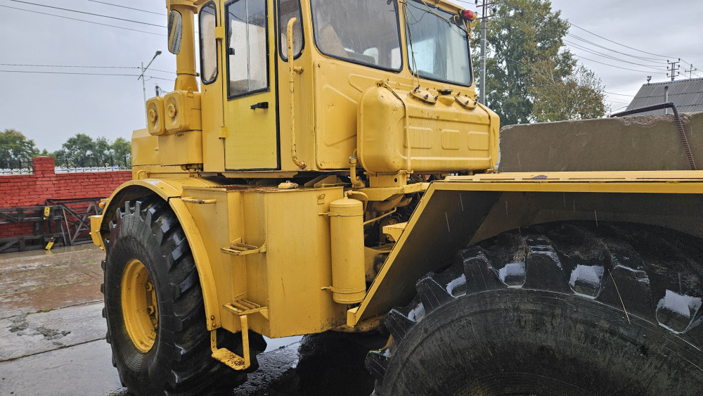 Трактор К-701