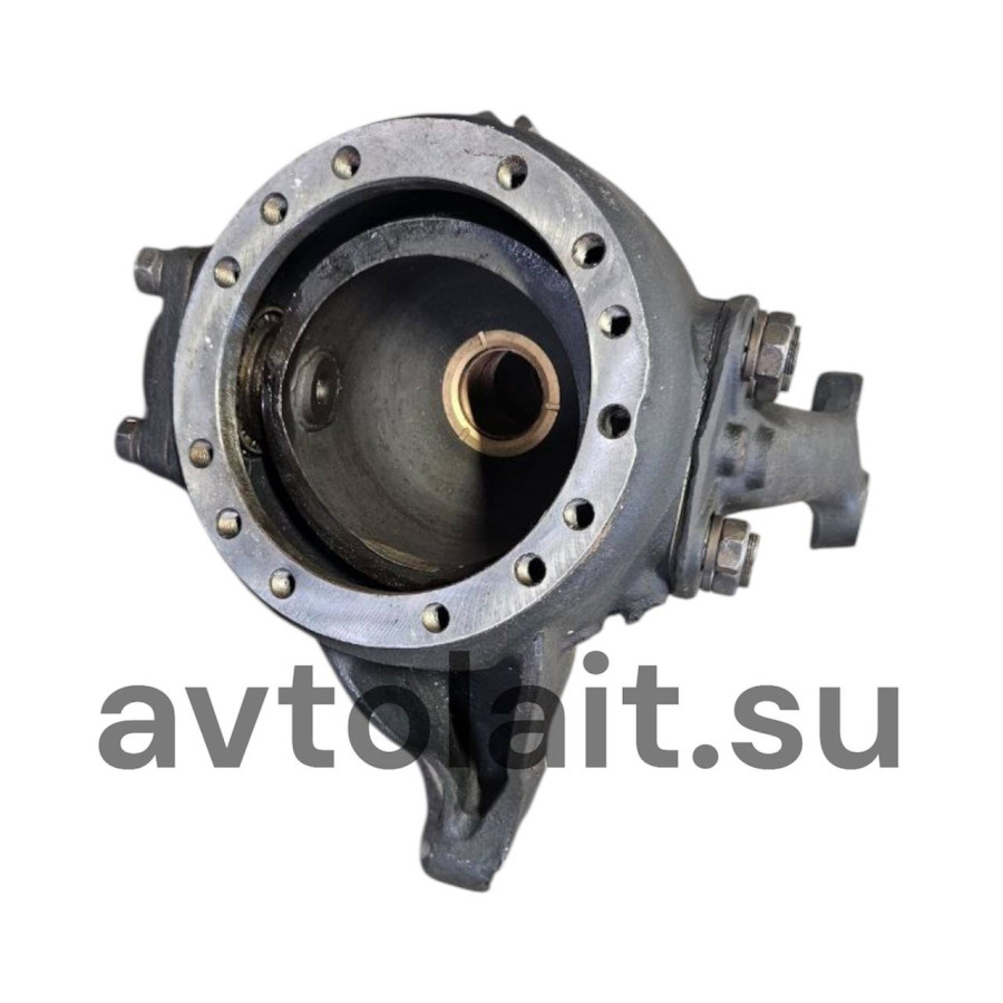 Кулак поворотный УРАЛ левый в сб (12 отверст)